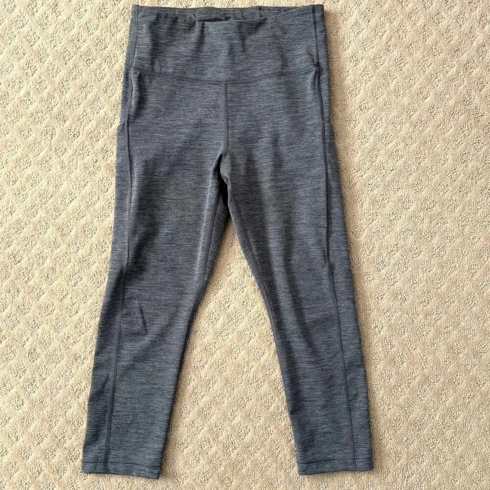 Athleta Ultimate Stash Pocket Capri Leggings Size S, 21" Inseam EUC Heather Gray - Picture 3 of 5
